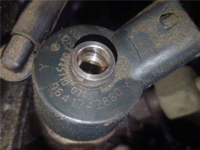 Foto 2ª: Inyectores Peugeot 406 2.0 HDI 110 [RHZ (DW10ATED)]