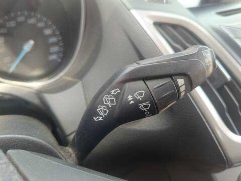 Foto 2ª: Mando Luces Ford Focus PNDA BERLINA AUT. (2014)