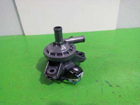 Foto 3ª: Bomba de Agua Toyota Auris HYBRID FEEL EDITION 136CV (2013)