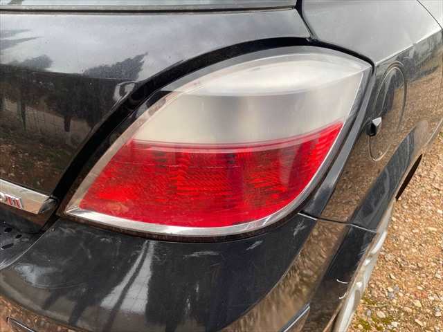 Foto 3ª: Piloto Trasero Derecho Opel Astra 1.7 CDTI 100cv [Z17DTH] (2006)