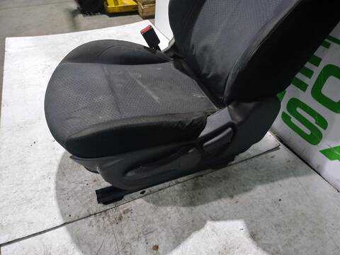 Foto 3ª: Asiento Delantero Izquierdo Nissan Juke ACENTA AUT. 117CV [HR16DE] (2010)