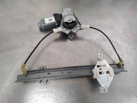 Foto 3ª: Elevalunas Manual Trasero Derecho Nissan Qashqai TEKNA PREMIUM 131CV 96KW [R9MA405] (2012)