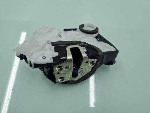 Foto 2ª: Cerradura Puerta Delantera Derecha Toyota Yaris MXPH11L-BHXSBW 115CV [M15AFXE] (2021)