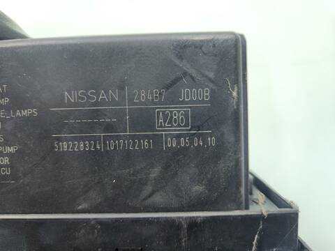Foto 2ª: Caja Reles Fusibles Nissan Qashqai ACENTA 150CV 110KW [M9R] (2010)