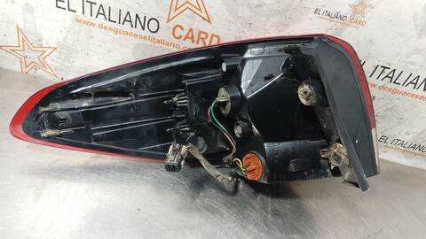 Foto 3ª: Piloto Trasero Derecho Kia Carens DRIVE 116CV 85KW [D4FD] (2014)