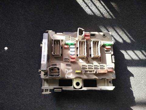 Caja Reles Fusibles Peugeot 206 VERSION INDEFINIDA