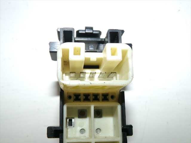 Foto 4ª: Botonera Elevalunas Toyota Yaris 1.4 D 2006-2011 [1ND] (2009)