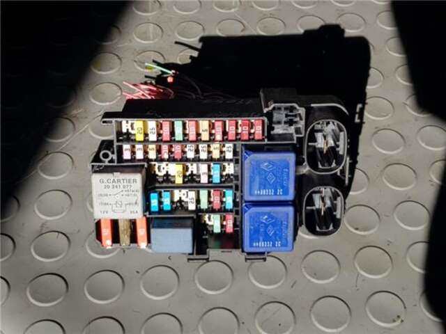 Caja Reles Fusibles Renault Megane 1.5 AUTHENTIQUE [1.5 LTR. - 63 KW DCI DIESEL CAT] III BERLINA 5P (2008-_)