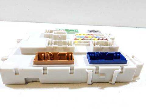 Foto 2ª: Caja Reles Fusibles Ford Focus BUSINESS 120CV 88KW (2017)