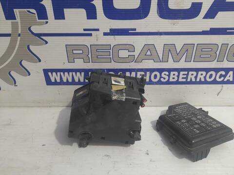 Foto 3ª: Caja Reles Fusibles Hyundai Santa Fe 2.0 CRDI CAT 113CV [D4EA] (2000)