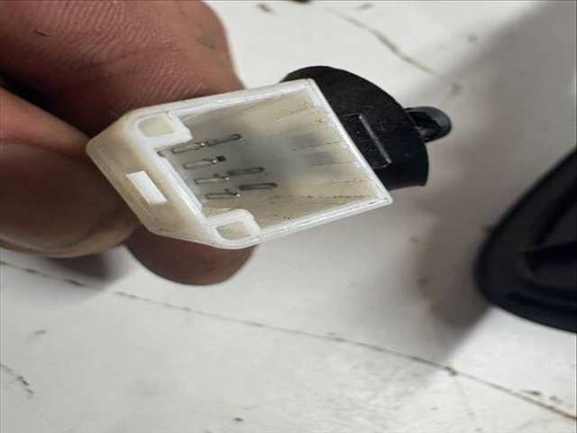 Foto 2ª: Retrovisor Derecho Dacia Sandero K9KE626 (2017)