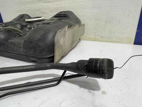 Foto 3ª: Deposito de Combustible Toyota Prius BASIS AUT. 78CV [1NZFXE] (2003)