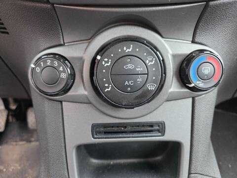 Mando Climatizador Ford Fiesta XUJB