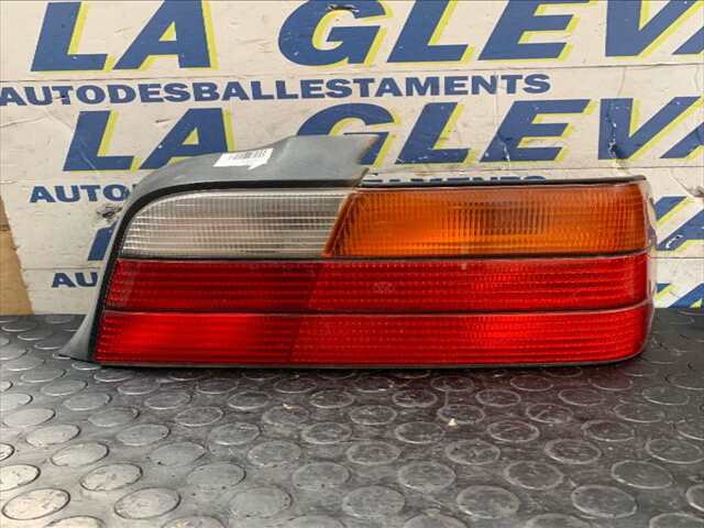 Foto 1ª: Piloto Trasero Derecho Bmw Serie 3 320 2.0 GI E36) (1995)