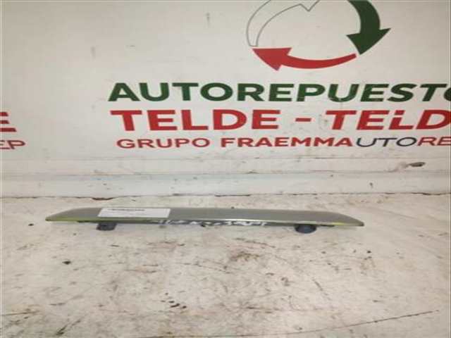 Luz Central de Freno Toyota Avensis 2.0