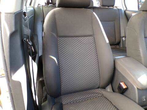 Foto 2ª: Asiento Delantero Derecho Volkswagen Golf CBD (2009)