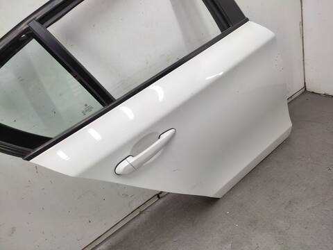 Foto 3ª: Puerta Trasera Derecha Bmw Serie 1 118 D E87) [N47D20A] (2008)