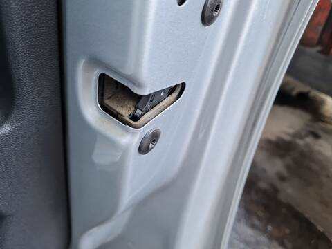 Cerradura Puerta Delantera Derecha Volkswagen Polo UNITED 95CV 70KW