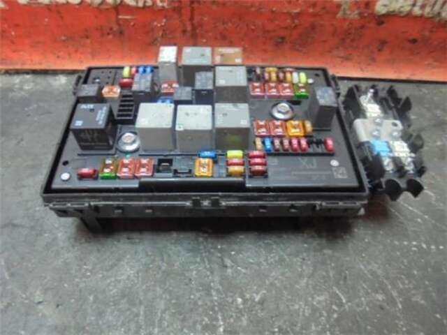 Caja Reles Fusibles Opel Astra 2.0 COSMO [2.0 LTR. - 118 KW 16V CDTI]