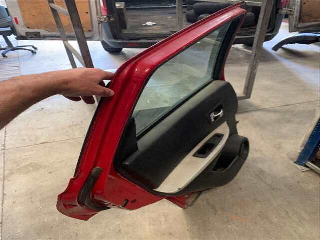 Foto 2ª: Puerta Trasera Izquierda Nissan Qashqai 2.0 DCI150CV [M9R 832] (2008)