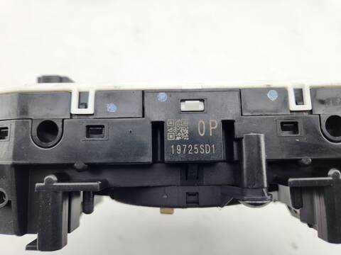 Foto 3ª: Mando Multifuncion Nissan Qashqai ACENTA 140CV 103KW [HR13] (2020)