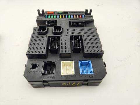 Foto 4ª: Caja Reles Fusibles Peugeot 207 GT 109CV 80KW [9HZ] (2006)
