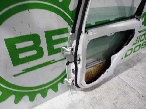 Foto 3ª: Puerta Trasera Derecha Ford Fiesta AMBIENTE 68CV (2001)