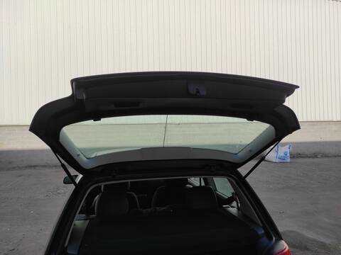 Foto 2ª: Portón Volkswagen Golf AEH BERLINA (2000)