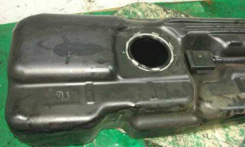 Foto 3ª: Deposito de Combustible Mercedes Vito 109/111 CDI LANG 447.601) 114CV 84KW [R9M502] (2014)