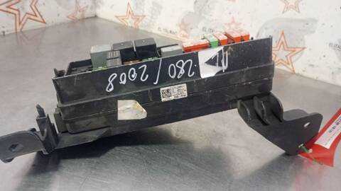 Foto 3ª: Caja Reles Fusibles Mercedes Clase ML 320 3.0 CDI W164) 224CV 165KW 164.122)