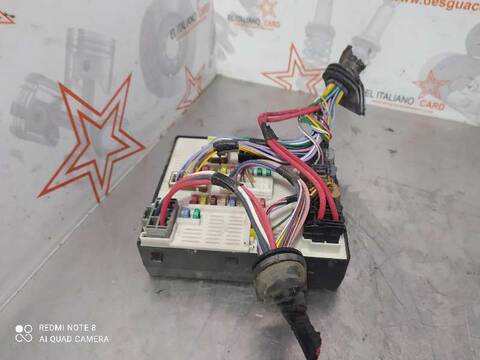 Foto 3ª: Caja Reles Fusibles Renault Megane EXPRESSION BERLINA 110CV 81KW III BERLINA 5 P [K9KA6] (2013)