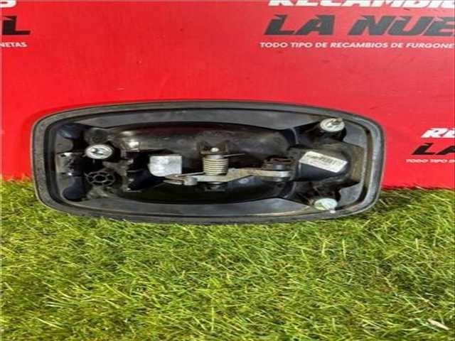 Foto 2ª: Maneta Exterior Delantera Derecha Iveco Daily FG 33 S V BATALLA 3520 DIESEL SCR 136CV 100KW FURGON [F1AGL411J*C] (2018)