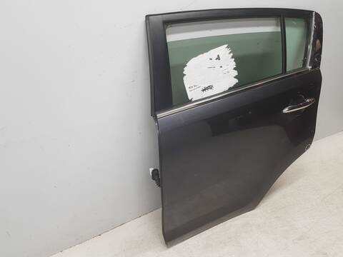 Foto 3ª: Puerta Trasera Izquierda Kia Sportage DRIVE 4X2 [G4FD] (2014)