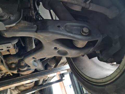 Brazo Suspension Delantero Izquierdo Land Rover Range V6 TD HSE 245CV 180KW
