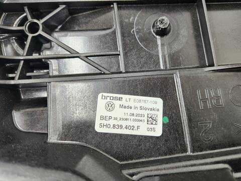 Foto 3ª: Elevalunas Manual Trasero Derecho Volkswagen Golf LIFE 116CV 85KW [DTRD] (2023)