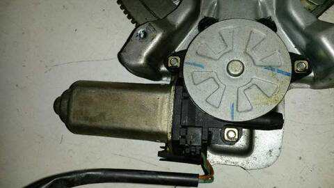 Foto 2ª: Elevalunas Eléctrico Delantero Izquierdo Opel Combo 1.3 16V CDTI CAT Z 13 DT - LN9) 69CV 51KW (2004)