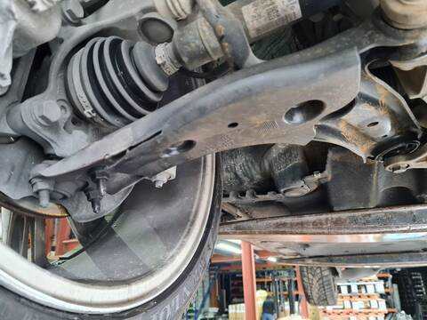 Brazo Suspension Delantero Derecho Volkswagen Passat R-LINE 150CV 110KW