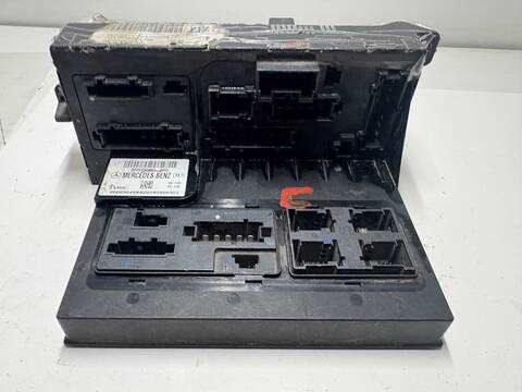 Foto 3ª: Caja Reles Fusibles Mercedes Clase E 180 OM647961 BERLINA (2002)