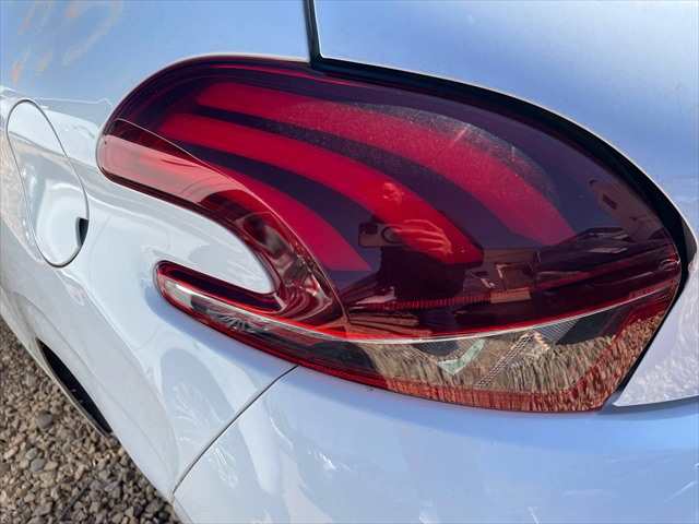 Foto 3ª: Piloto Trasero Izquierdo Peugeot 208 1.6 HDI 75cv [9HK] (2016)