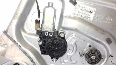 Foto 2ª: Elevalunas Eléctrico Delantero Derecho Kia Sportage ACTIVE 4X4 140CV 103KW [D4EAF] (2009)