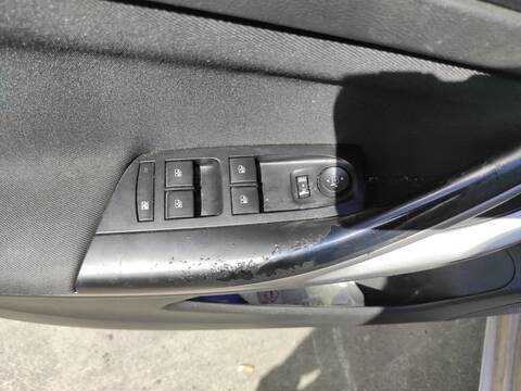Botonera Elevalunas Opel Astra LE2
