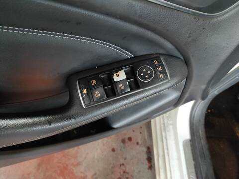 Botonera Elevalunas Mercedes Clase B 150 270910
