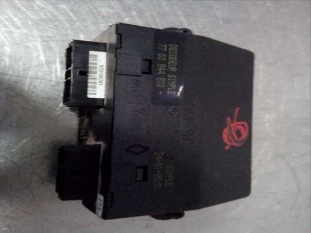 Caja Reles Fusibles Renault Laguna 95CV 70KW