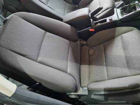 Asiento Delantero Derecho Audi A3 1.6 TDI AMBIENTE 105CV 77KW