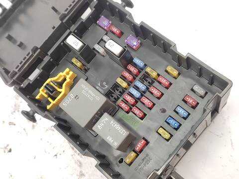 Foto 3ª: Caja Reles Fusibles Fiat Freemont 2.0 JTD 170CV 125KW [939B5000] (2012)