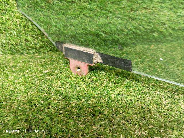 Foto 3ª: Luna Delantera Izquierda Toyota Land Cruiser 3.0 D KDJ90 GX 3P [1KD-FTV] (2002)