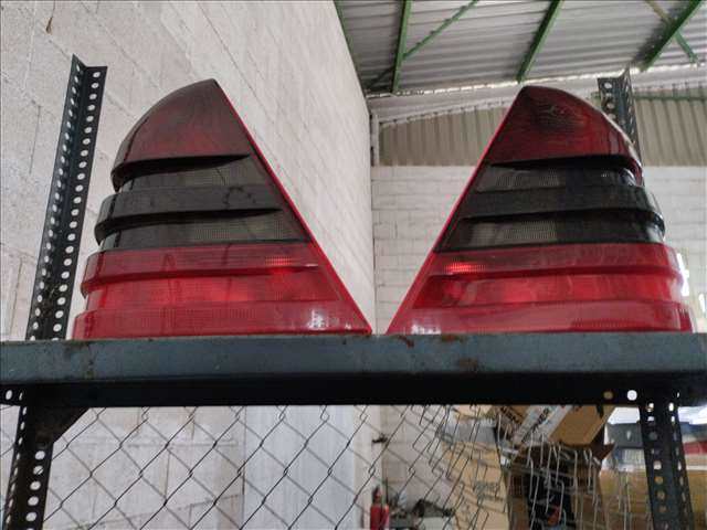 Piloto Trasero Derecho Mercedes 180 2.5 GASOLINA