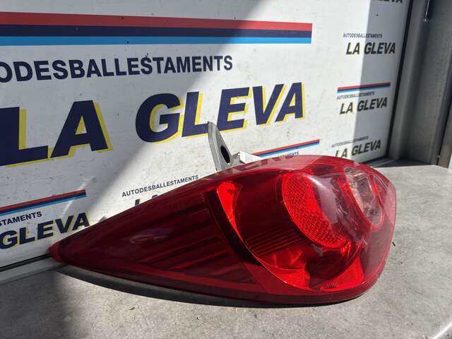 Foto 2ª: Piloto Trasero Izquierdo Nissan Tiida 1.6I 16V 110CV [HR16] (2008)