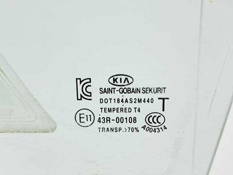 Foto 3ª: Luna Delantera Izquierda Kia Carens BASIC 116CV 85KW [D4FD] (2016)