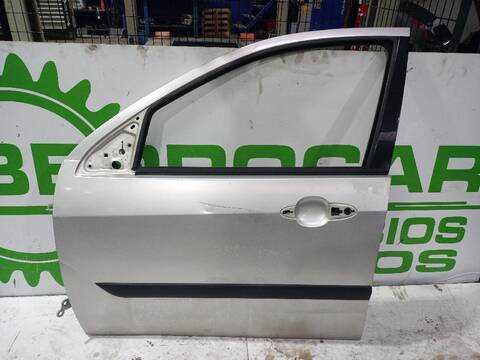 Puerta Delantera Izquierda Ford Focus TREND 101CV